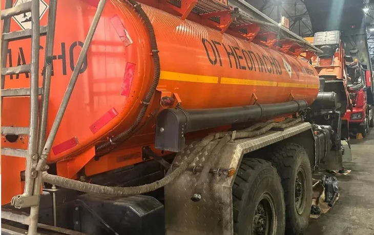 В Якутии водитель обвинен в хищении более 10 тысяч литров дизтоплива: Предприятию нанесен ущерб в 600 тысяч рублей
