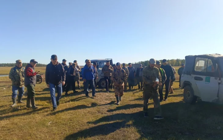 К поискам пропавшего в Якутии пенсионера присоединились водолазы и кинологи