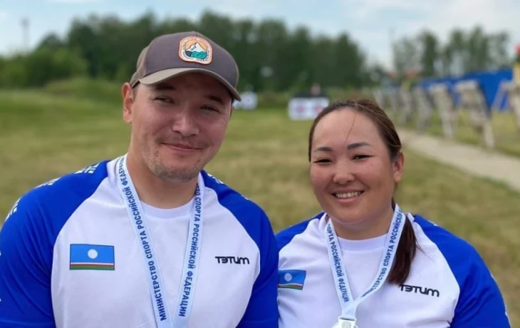 Якутские лучники Степанида Артахинова и Виктор Скрыбыкин стали чемпионами России