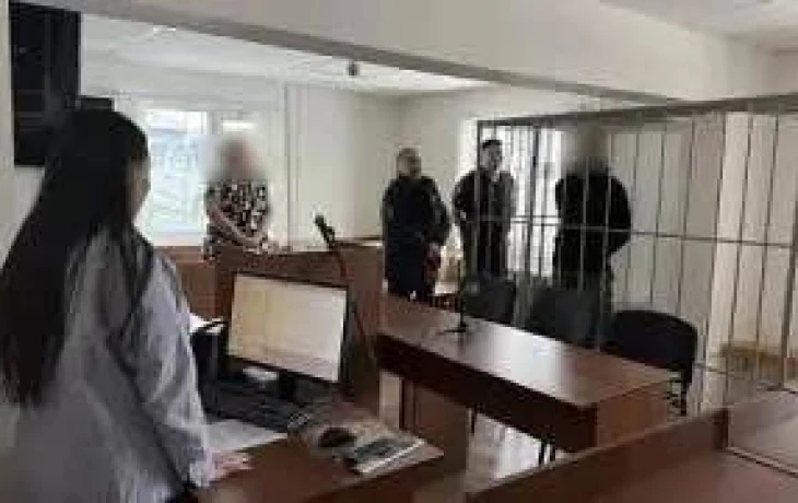 30 ударов ножом в область груди и шеи: В Вилюйском районе мужчина предстал перед судом за убийство