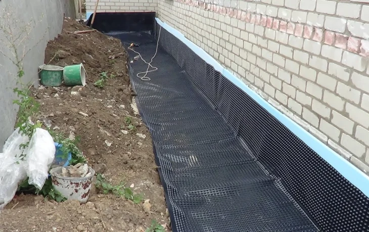 Отмостка без бетона: финский метод, который не требует ремонта