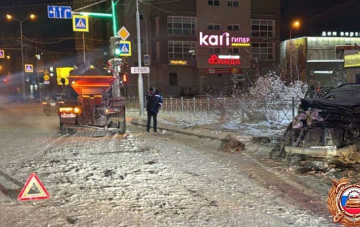 В Якутске Lexus столкнулся со снегоуборщиком