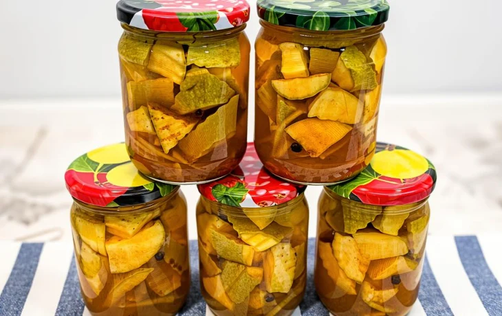 Вместо скучной кабачковой икры на&nbsp;зиму готовлю кабачки карри: пикантная закуска с&nbsp;чесноком