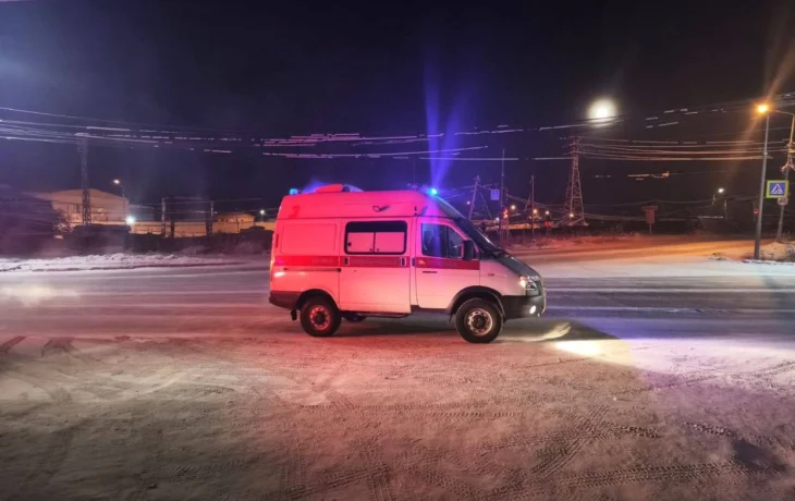 В Якутске машина скорой помощи сбила нетрезвого пешехода -- 15 ДТП за выходные