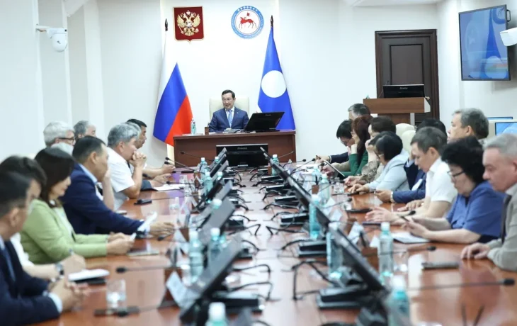 Глава Якутии встретился с руководством Госсобрания республики