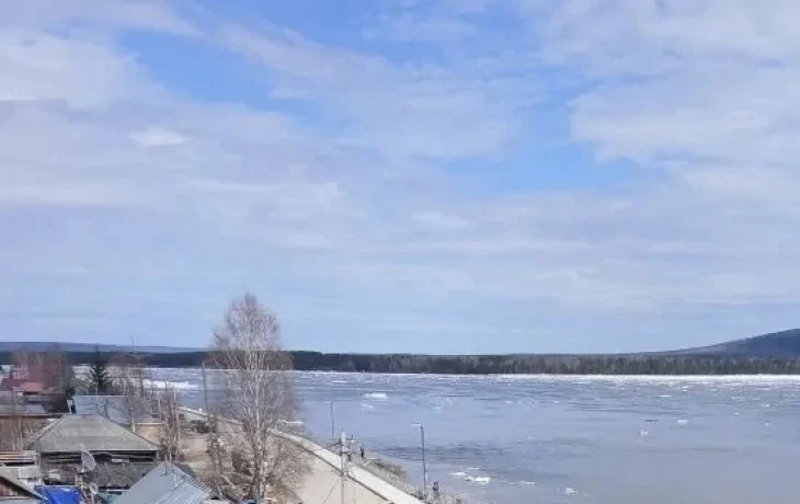 В поселке Витим Ленского района наблюдается снижение уровня воды