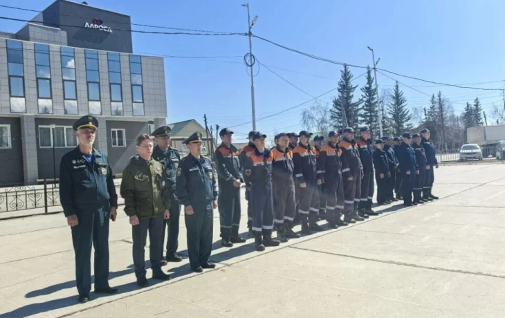 Жители Намского района поблагодарили спасателей за службу в период ледохода