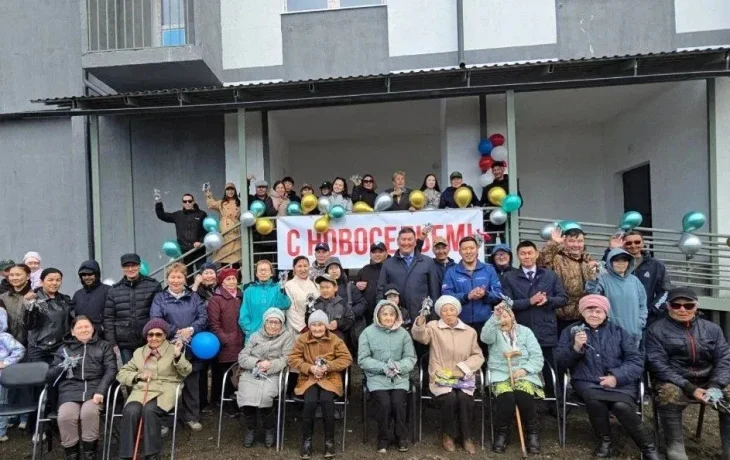 В Среднеколымске ввели первый каменный дом для переселенцев из аварийного жилья