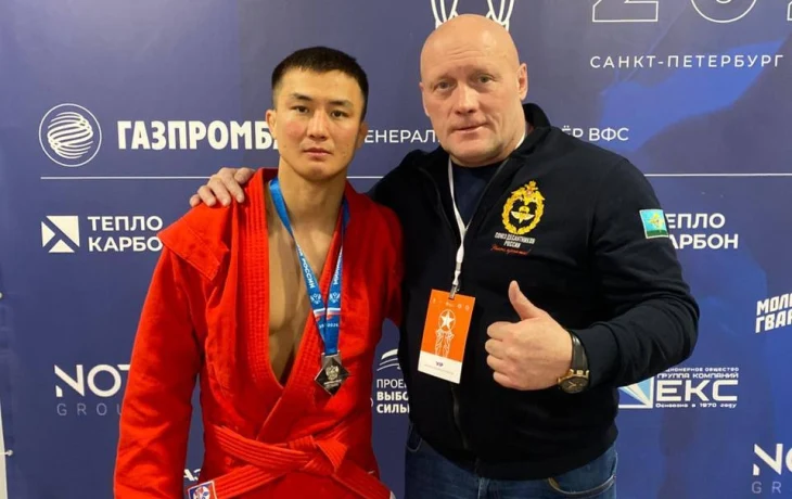 Валерий Ергалов завоевал серебро чемпионата России по боевому самбо и получил путевку на чемпионат Европы