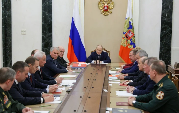 Владимир Путин поручил  внести предложения о возможности подготовки к испытаниям ядерного оружия.