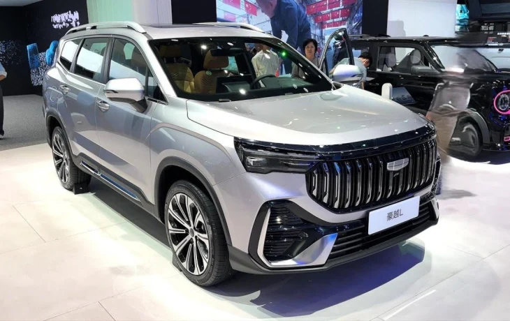 Другой дизайн и&nbsp;новая &laquo;внутрянка&raquo;: как&nbsp;выглядит обновлённый Geely Okavango&nbsp;&mdash; что поменялось, а&nbsp;что осталось