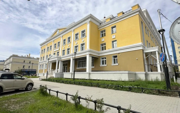 Забор нужен, но его не будет. Школу №1 готовят к приемке