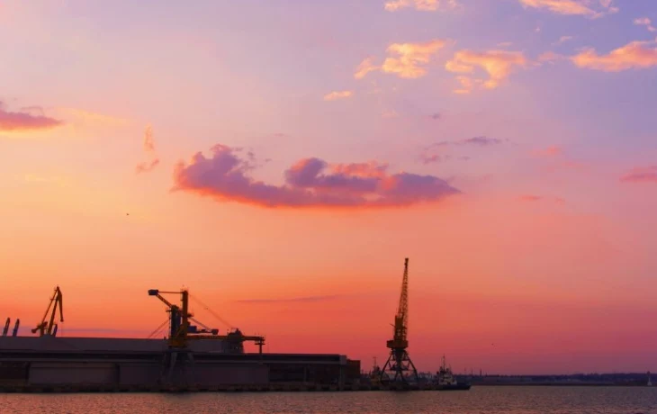 США допустили отмену части санкций против российской нефти на фоне кризиса на Ближнем Востоке