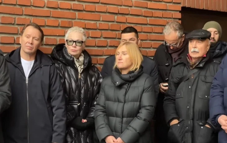 Елена Батурина снова в&nbsp;Москве: редкое появление на&nbsp;публике&nbsp;&mdash; на&nbsp;одной площадке с&nbsp;Мироновым и&nbsp;Ярмольником