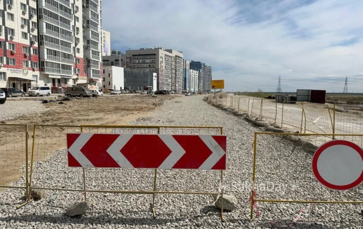 В Якутске реконструкция важного перекрестка у 203 мкрн затормозилась из-за тепловых сетей