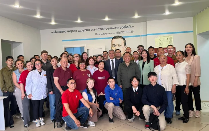 &laquo;Диалог на равных&raquo;: Шолбан Кара-оол встретился с молодежью Якутии