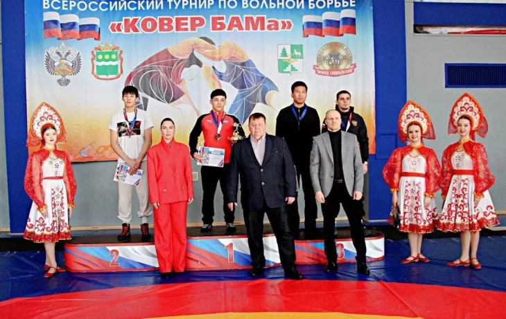 Вольная борьба: Якутский борец выиграл &laquo;Ковер БАМа&raquo;