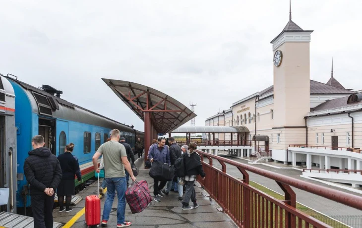 В апреле перевозка пассажиров в вагонах АО &laquo;АК &laquo;ЖДЯ&raquo; выросла на 14,2 %