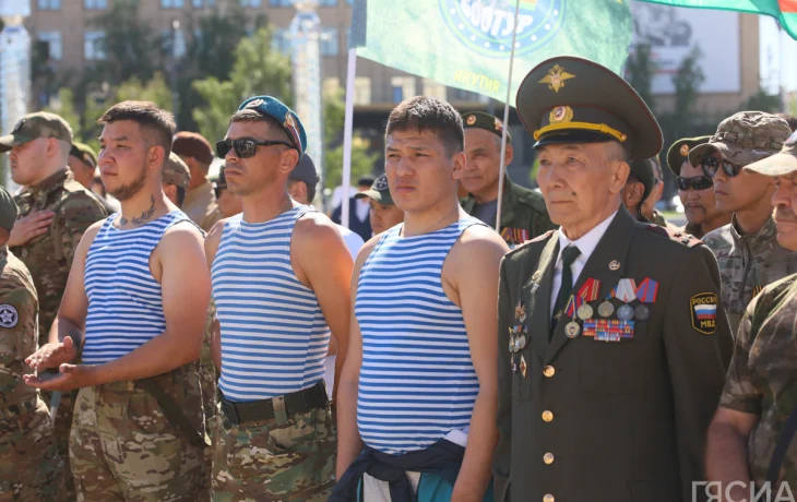 На главной площади Якутска чествовали ветеранов боевых действий