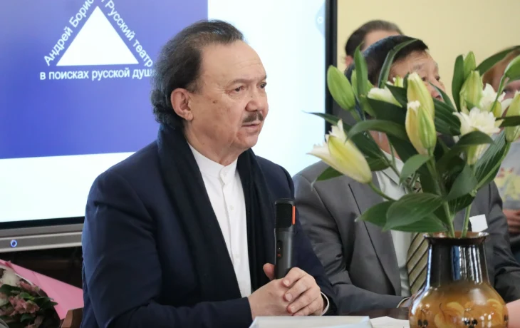 В Якутии выпустили электронную книгу о спектаклях Андрея Борисова в Русском театре