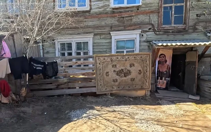 &laquo;Самый честный обзор на наш город&raquo;: блогер прошелся по трущобам Якутска