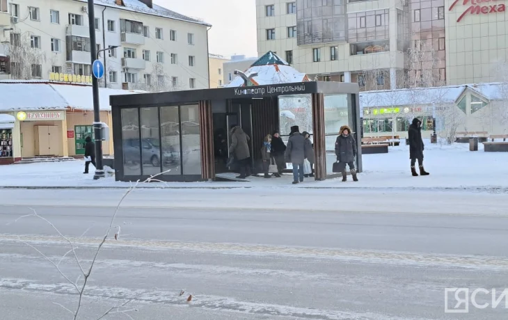 Айсен Николаев поручил обеспечить функционирование всех тёплых остановок в период морозов