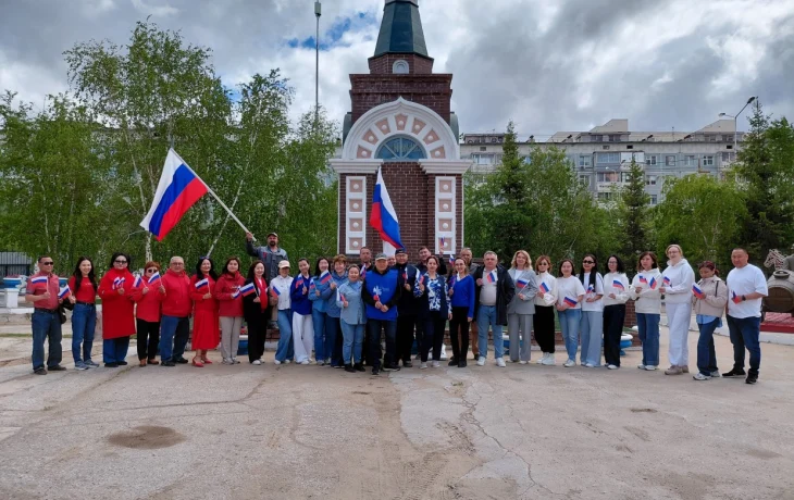 Водоканальцы организовали флешмоб ко Дню России