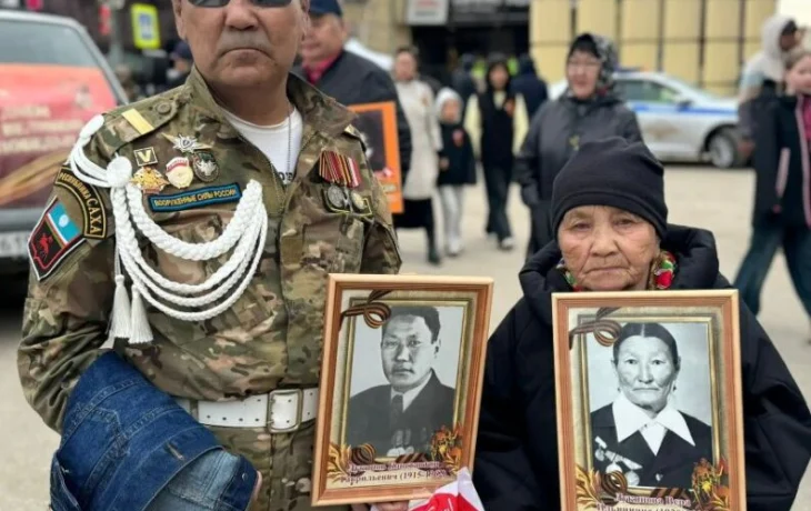С портретом отца-фронтовика &mdash; в строю Бессмертного полка
