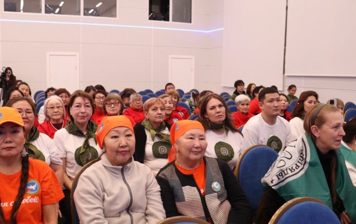 В Якутии в День волонтера отметили лучших добровольцев