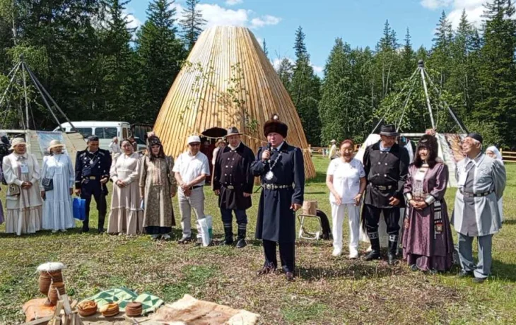 Сергей Зверев төрөөбүтэ 125 сылыгар: Сунтаар ыһыаҕар, Кыыл Уолун түөлбэтигэр
