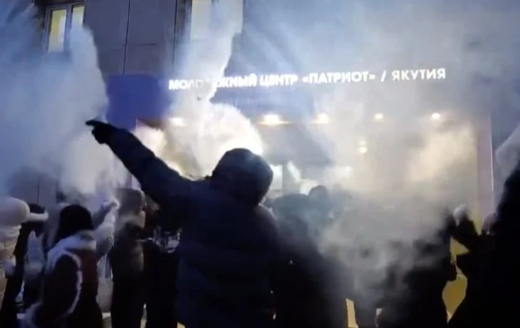 Видео: эффектный якутский салют у центра &laquo;Патриот&raquo;