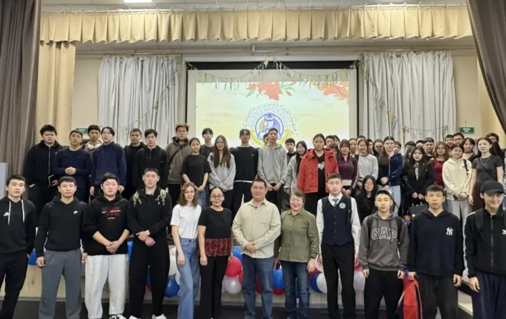 &laquo;Десант&raquo; знаний для выпускников Таттинского и Томпонского районов от Виктора Лебедева