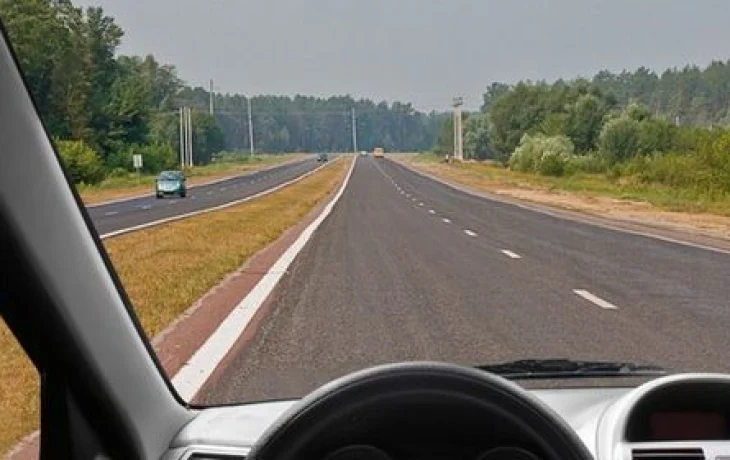 Неожиданно: по какой полосе можно ехать на максималке за городом &mdash; 99,9% лихачей нарушают ПДД