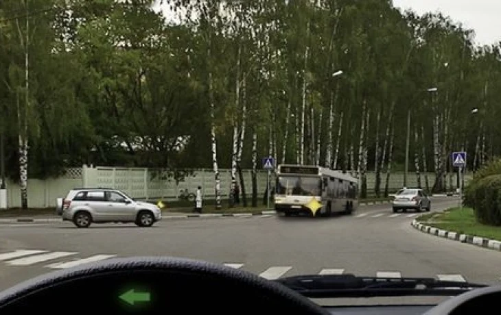 Главная &mdash; дорога, а не вы: кому уступить при повороте налево, на экзамене не смогли ответить 84%. Учите ПДД!