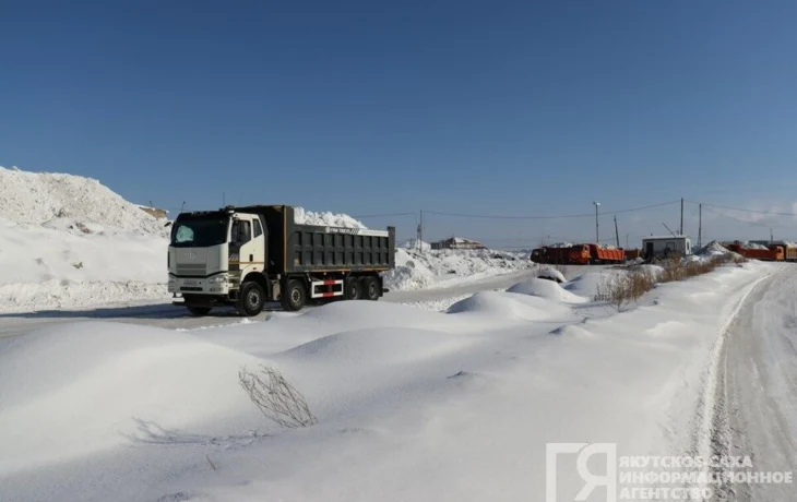 В Якутске вывезли более 207 тысяч кубометров снега