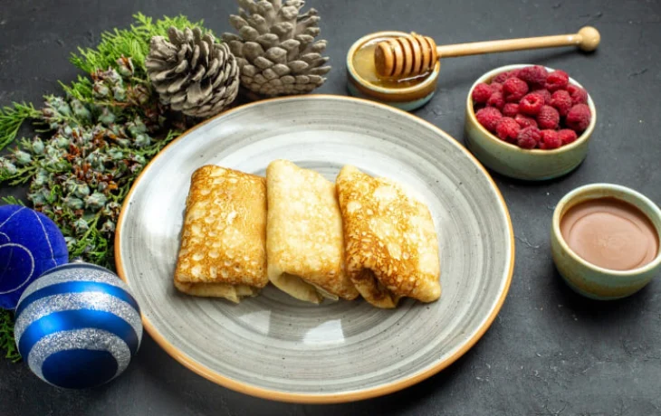 Блины-треугольнички с&nbsp;грибами и&nbsp;сыром: вкуснятина, которую хочется есть как&nbsp;можно больше&nbsp;&mdash; не&nbsp;рвутся и&nbsp;не&nbsp;разваливаются