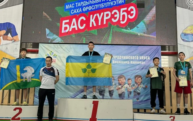 В Чурапче провели первенство Якутии по мас-рестлингу