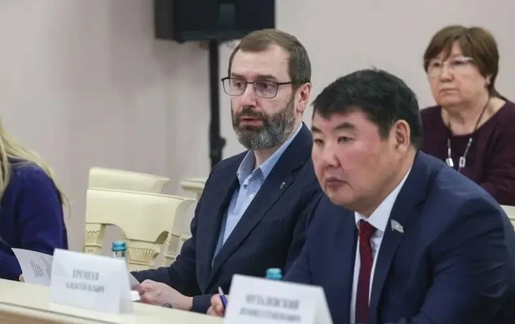В Петербург - за ограничением льгот? Спикер Ил Тумэна поднял проблему "двойных" льгот