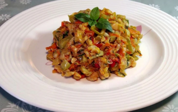 Беру кабачок, рис и&nbsp;3 яйца: ужин за&nbsp;15 минут, который вкуснее мяса и&nbsp;спасает, когда в&nbsp;холодильнике шаром покати