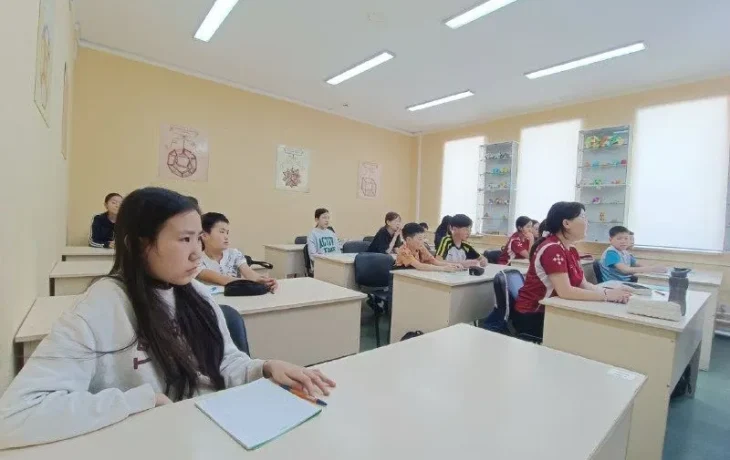 В Малой академии наук Якутии проходит профильная смена для юных математиков