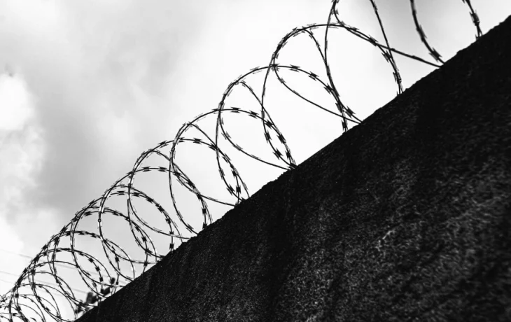 В Ленске рецидивист осужден на 7 месяцев колонии за уклонение от административного надзора: Сменил адрес и не уведомил полицию