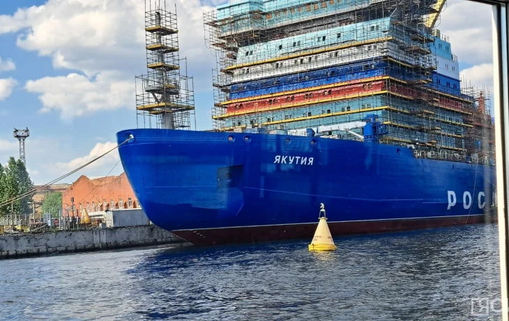 Атомный ледокол &laquo;Якутия&raquo; помог туристам высадиться на остров Врангеля