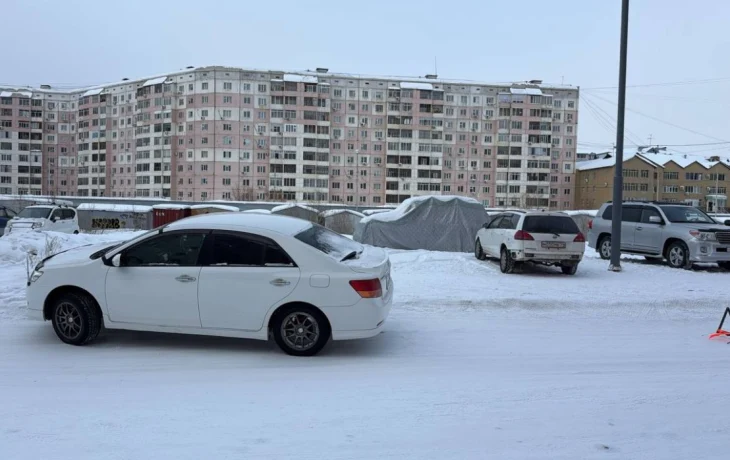 В Якутске 25-летний водитель сбил несовершеннолетнего пешехода во дворе жилого дома