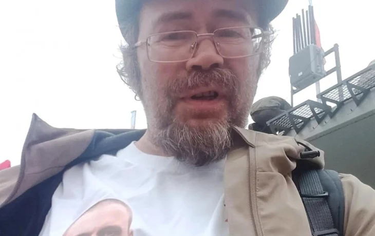 Артуру Дрону вменяют административную статью за футболку с Удальцовым*