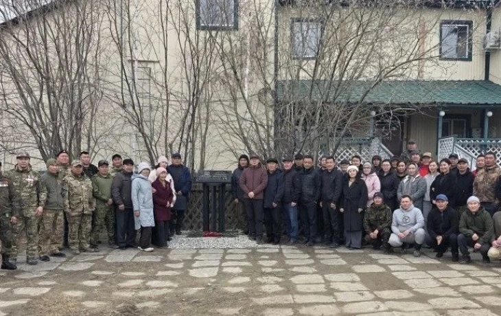 В Бердигестяхе открыли мемориал участнику СВО Руслану Павлову