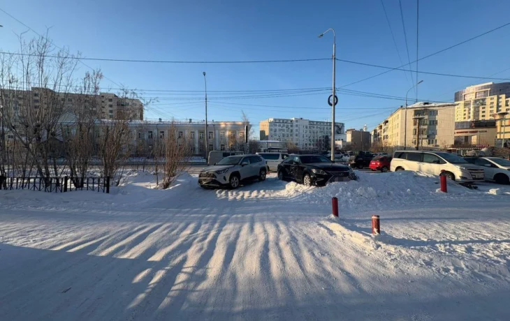 В Якутске 17-летний пассажир пострадал при столкновении Lexus и Toyota RAV4