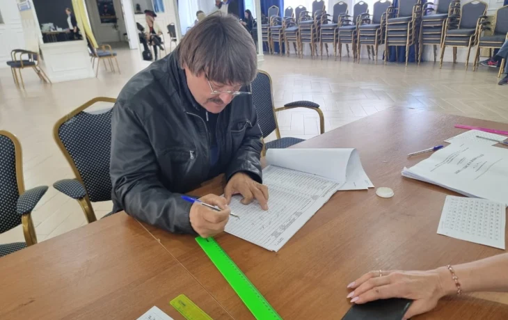 Генеральный директор АО &laquo;АК &laquo;ЖДЯ&raquo; проголосовал на выборах в Алдане