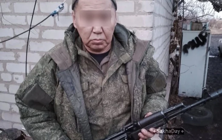 В Якутске мужчина, убивший жену под елкой, вернулся домой к детям