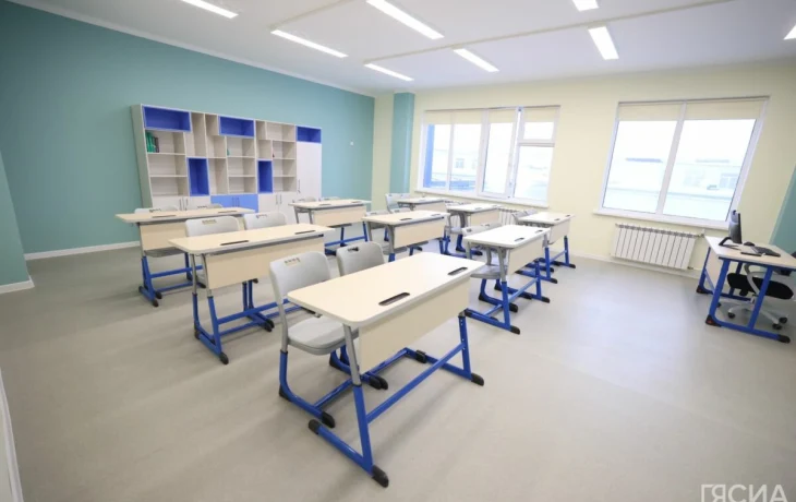 Средства на привлечение еще 31 земского учителя получит Якутия