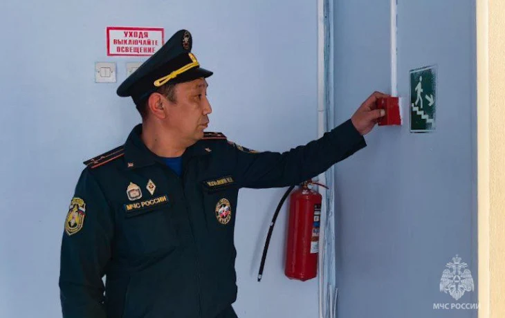 328 нарушений требований пожарной безопасности устранили на объектах образования в Якутии